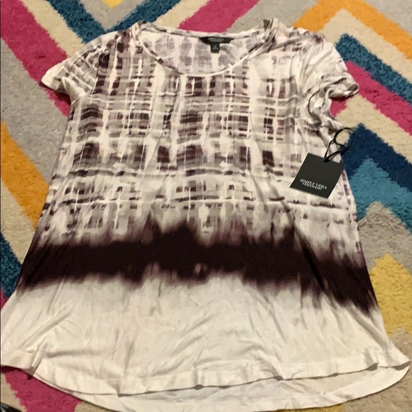 NWT Women’s Medium Simply Vera Printed Tee - Picture 1 of 7